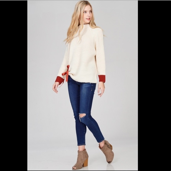 Ribbed Sweater Dipped in Red - Picture 2 of 8